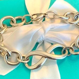 7.5 inch SS, chain bracelet. Chunky style, infinity